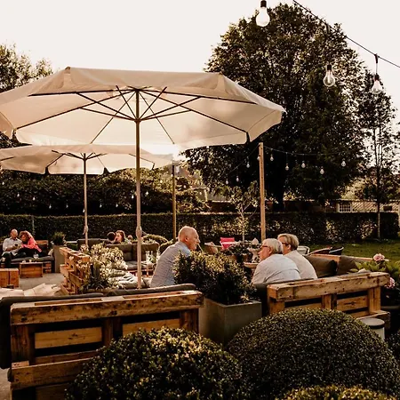 't Kasteel&'t Koetshuys Bed & Breakfast Veurne